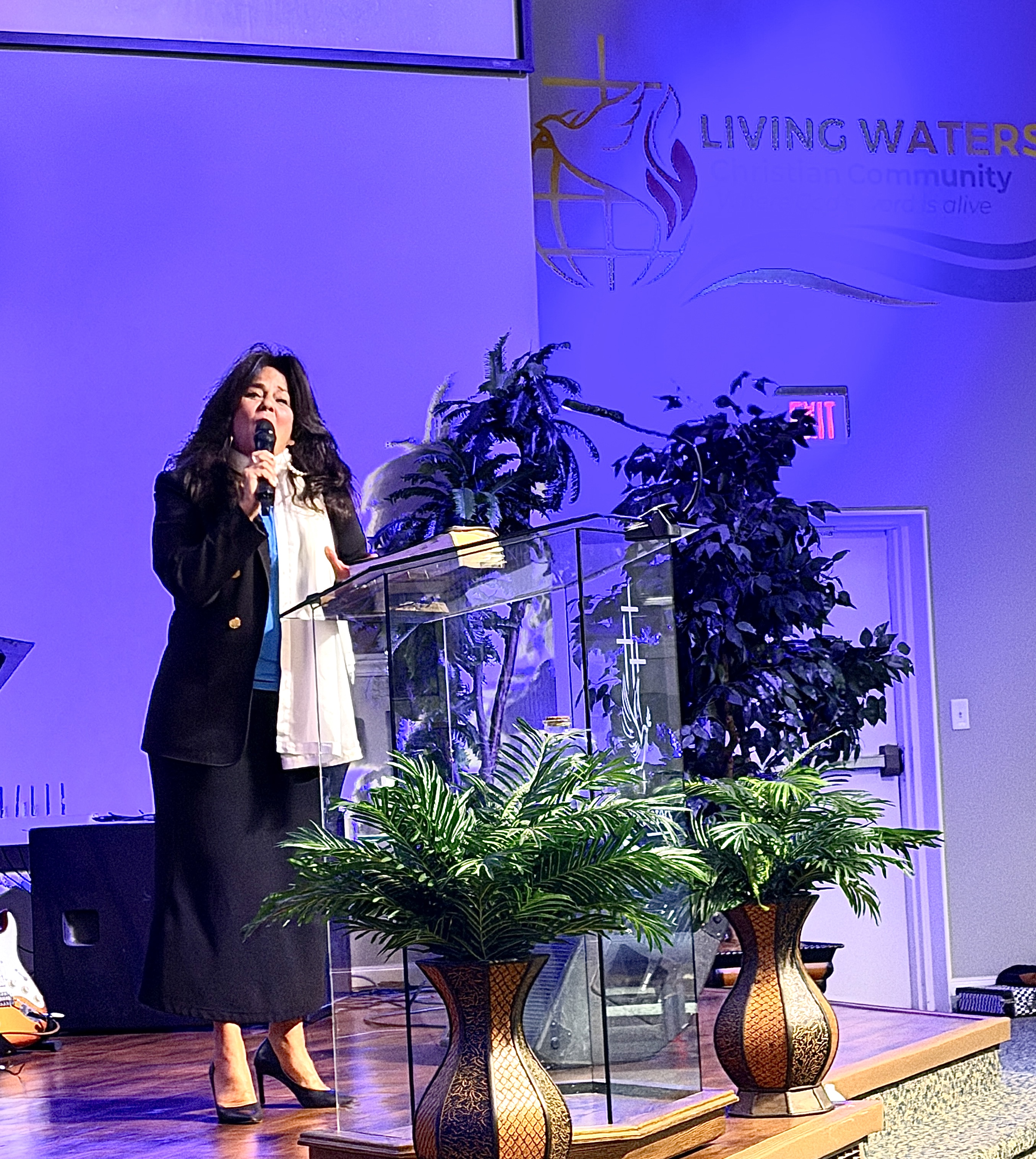 Jennifer preaching at LWCC